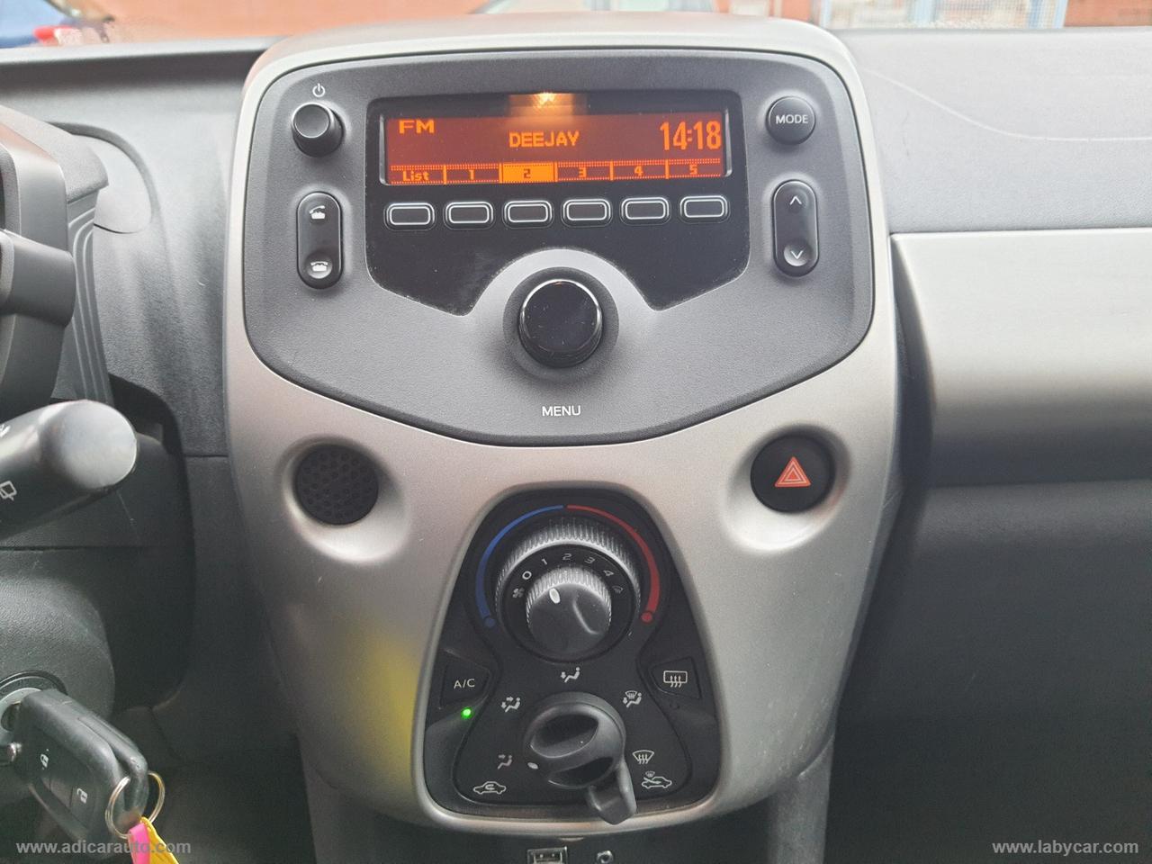 TOYOTA Aygo 1.0 VVT-i 69 CV 5p. x-cool TSS