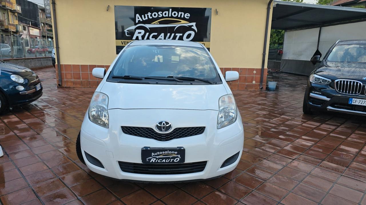 Toyota Yaris 1.0 5 porte Now