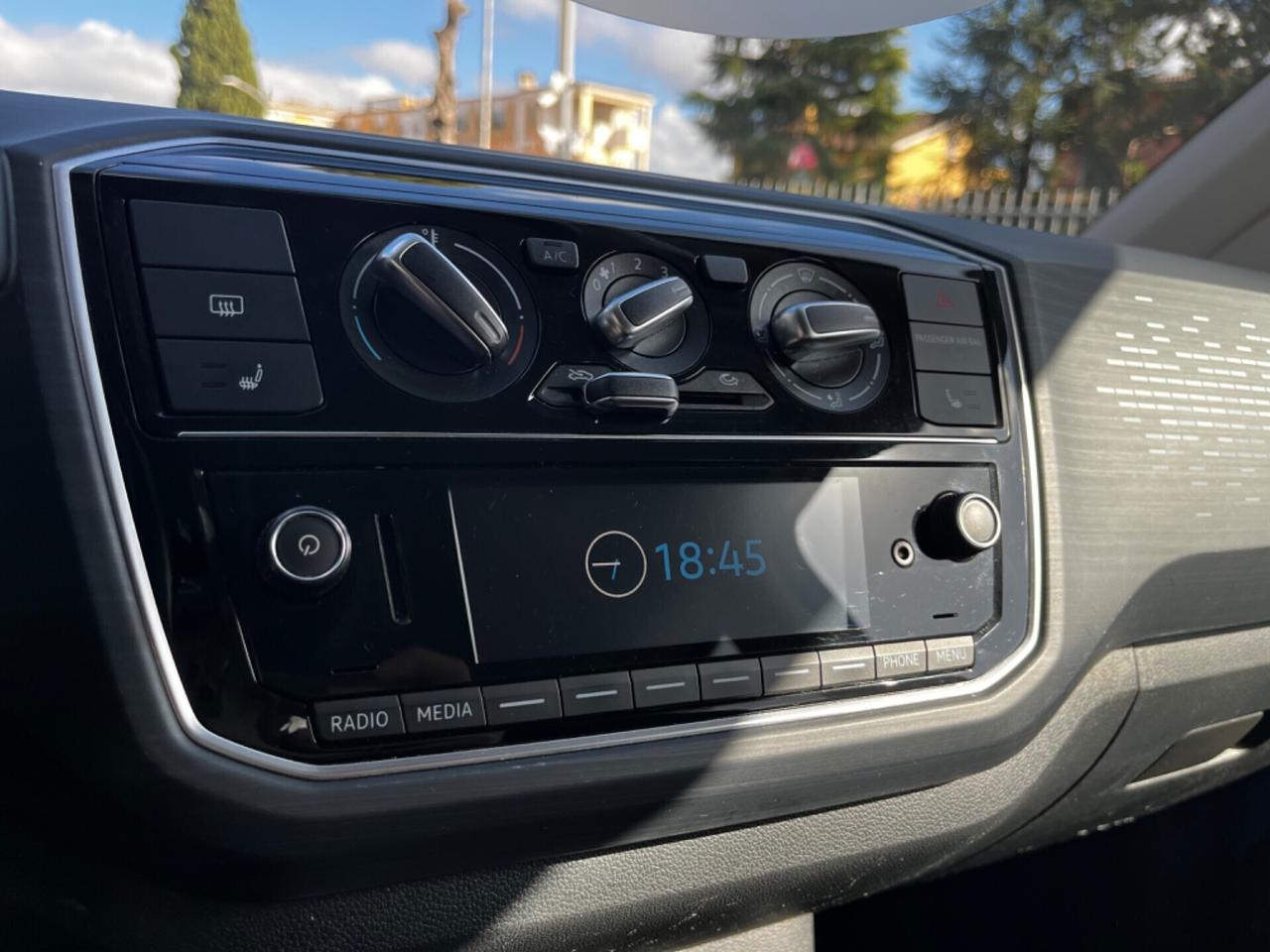 Volkswagen up! 1.0 75 CV 5p. move