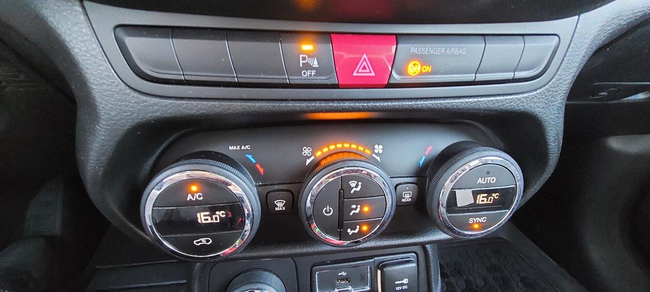 RENEGADE 2,0 DIESEL 170 CV 4X4 CAMBIO AUTOMATICO TRAILHAWK LEGA TELEFONO IMPECCABILE