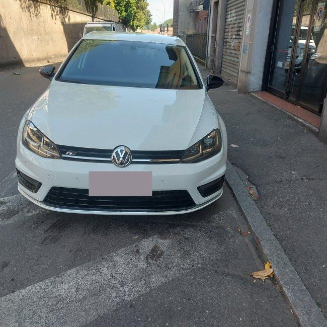 Volkswagen Golf 1.6TDI 110CV R-LINE