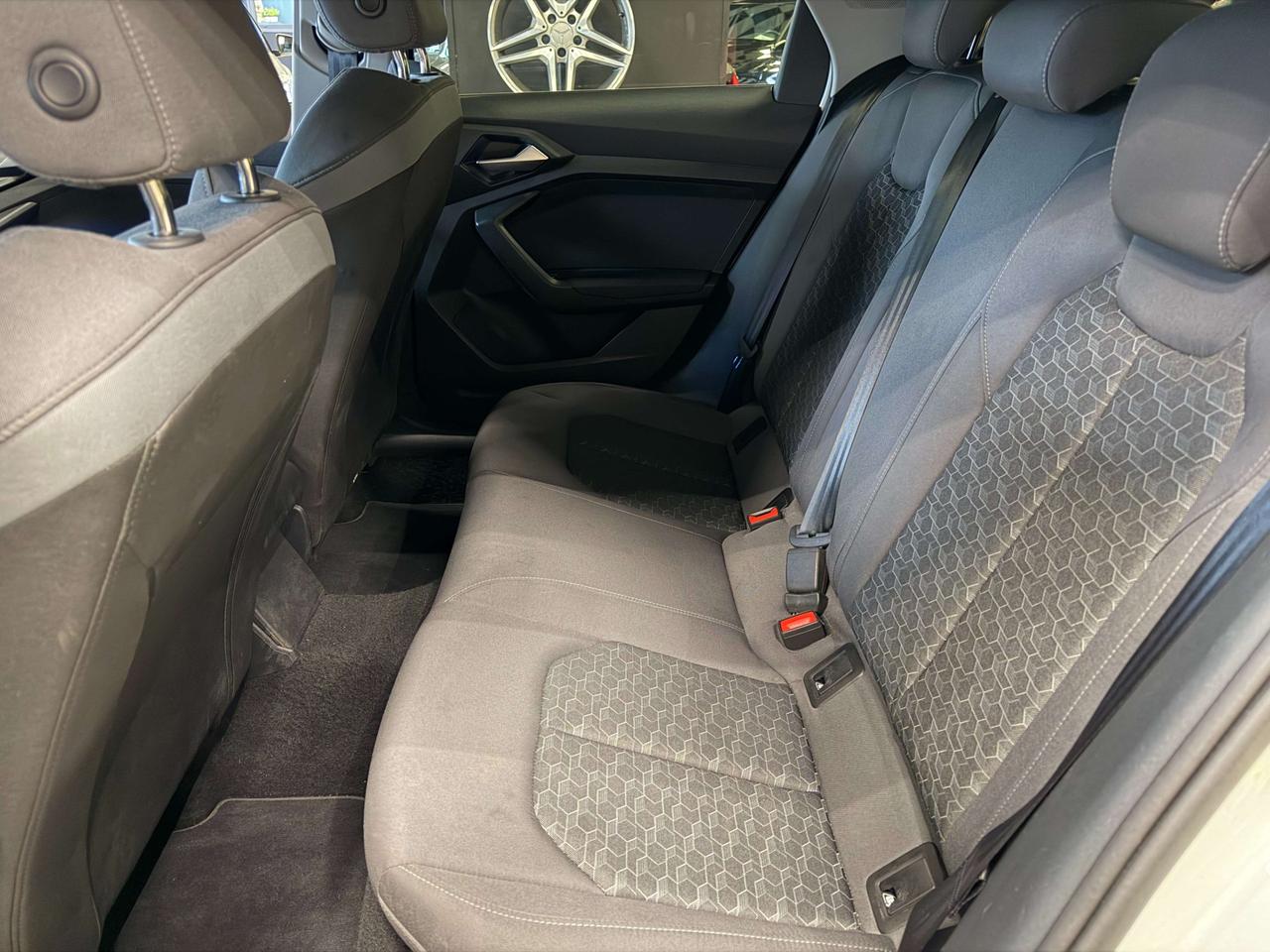 Audi A1 A1 Sportback 30 1.0 tfsi Identity Black 116cv s-tronic