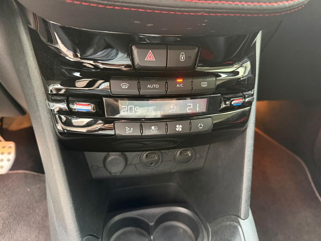 Peugeot 208 1.6 THP 200 CV 3 porte GTi