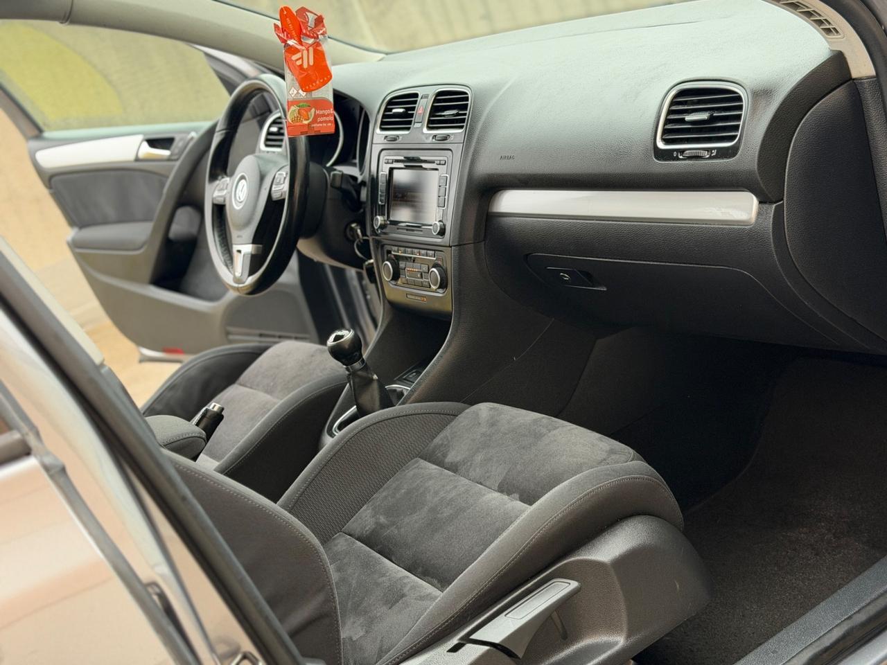 Volkswagen Golf 1.6 TDI 110 cv neopatentati 2011