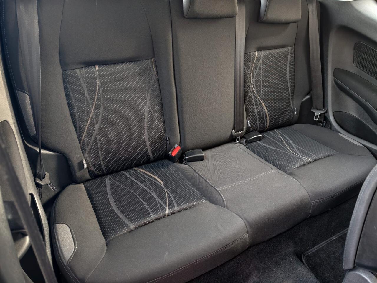 Peugeot 208 1.2 BENZINA NEOPATENTATI 3 PORTE 2012