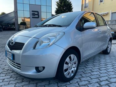 Toyota Yaris 1.3 5 porte Luna