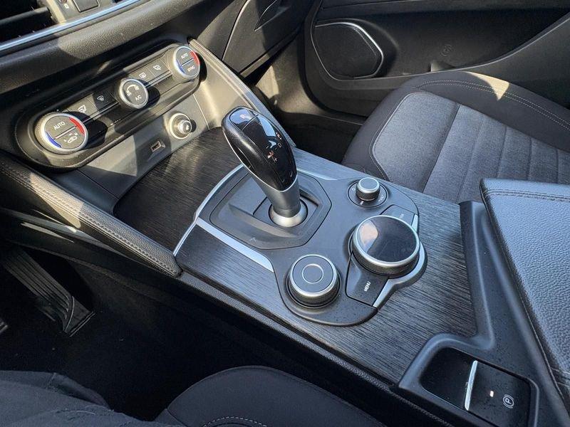 Alfa Romeo Stelvio 2.2 Turbodiesel 160 CV AT8 RWD Business