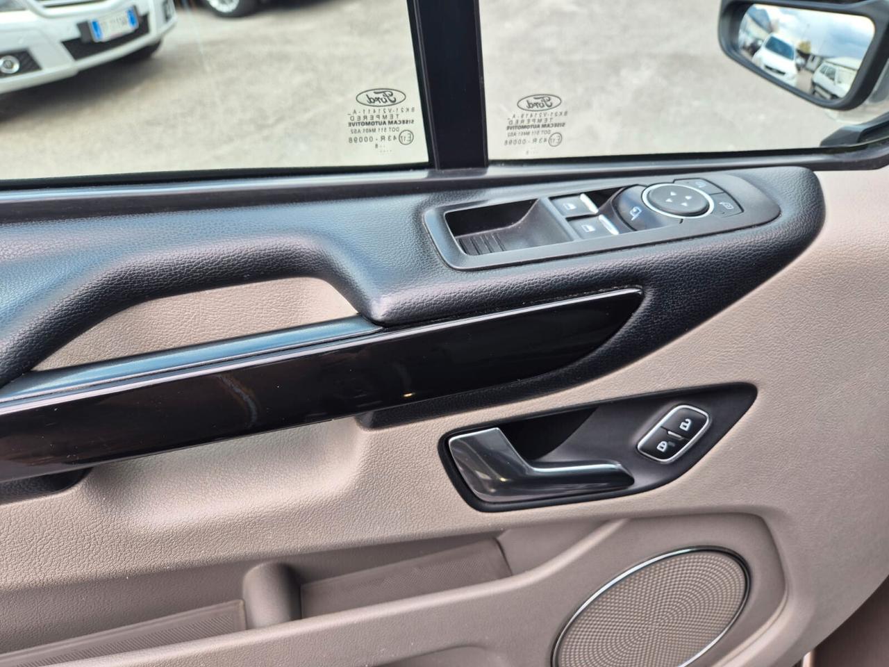 Ford Tourneo Custom 310 2.0 TDCi 170CV PC Titanium