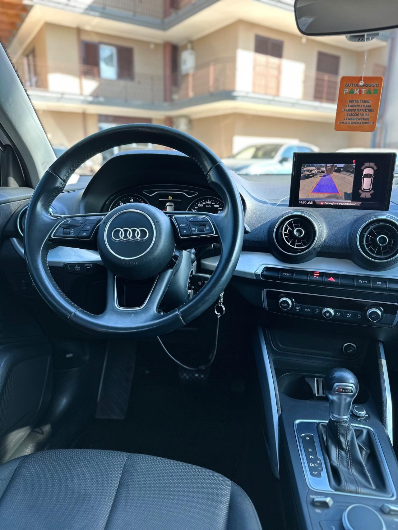 Audi Q2 30 TDI Business