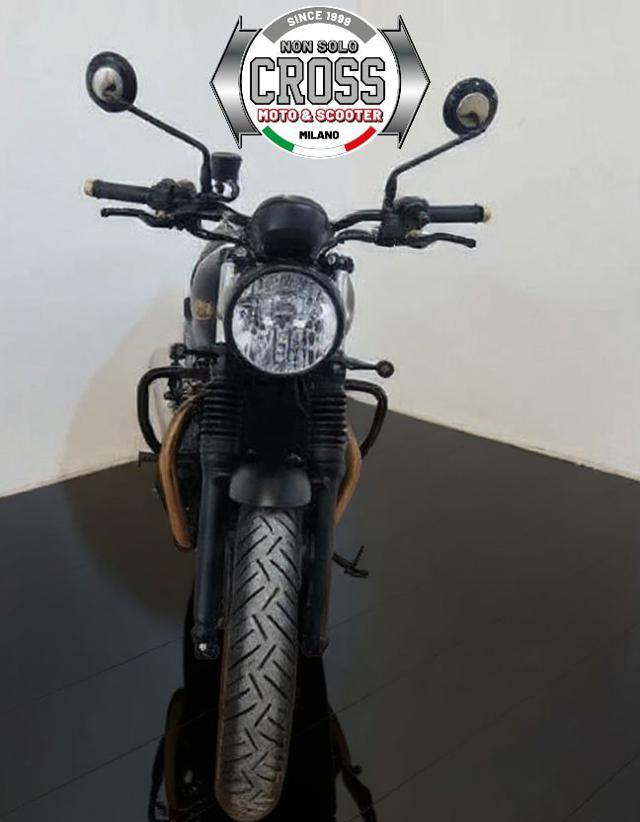 TRIUMPH Street Twin 900 GOLD LINE