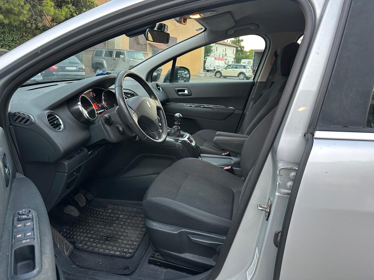Peugeot 5008 1.6 HDi 112CV Business 5 posti