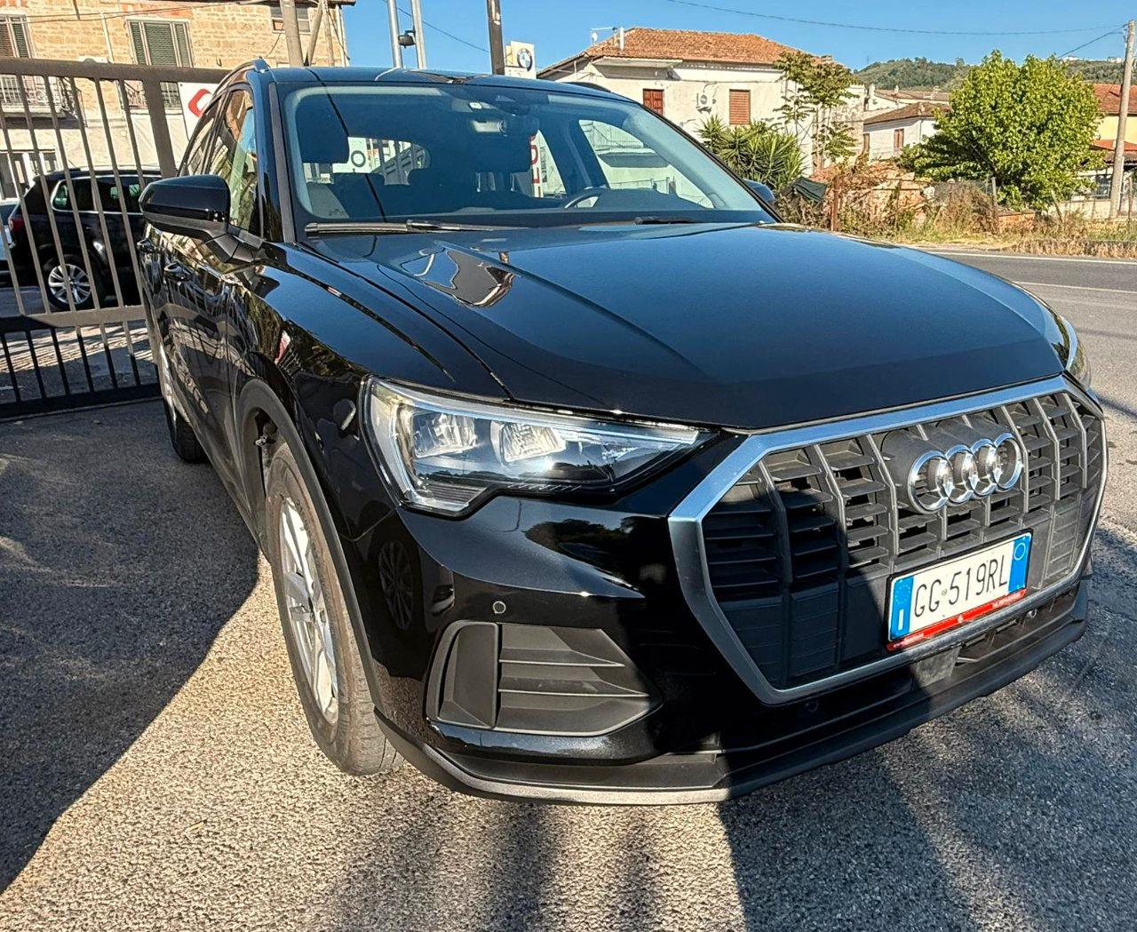 Audi Q3 35 2.0 tdi Business s-tronic
