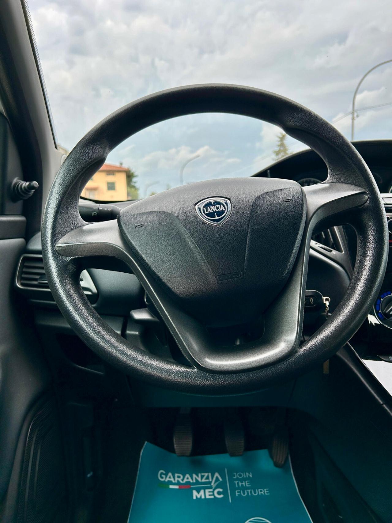 Lancia Ypsilon 0.9 TwinAir 85 CV 5 porte Metano Ecochic Gold - OK NEOPATENTATO