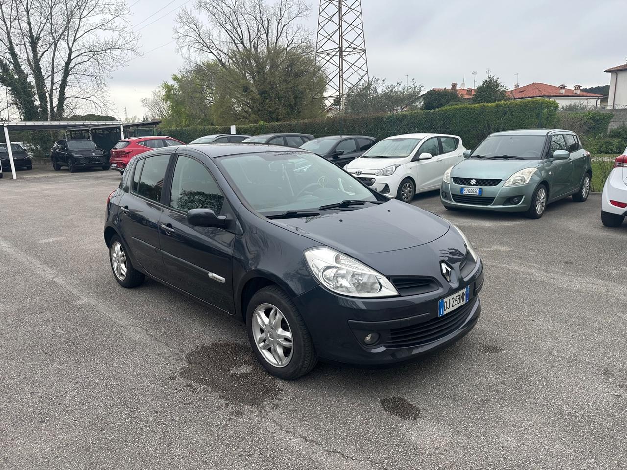Renault Clio 1.2 5p. Rip Curl - 130.000km Neopatentati