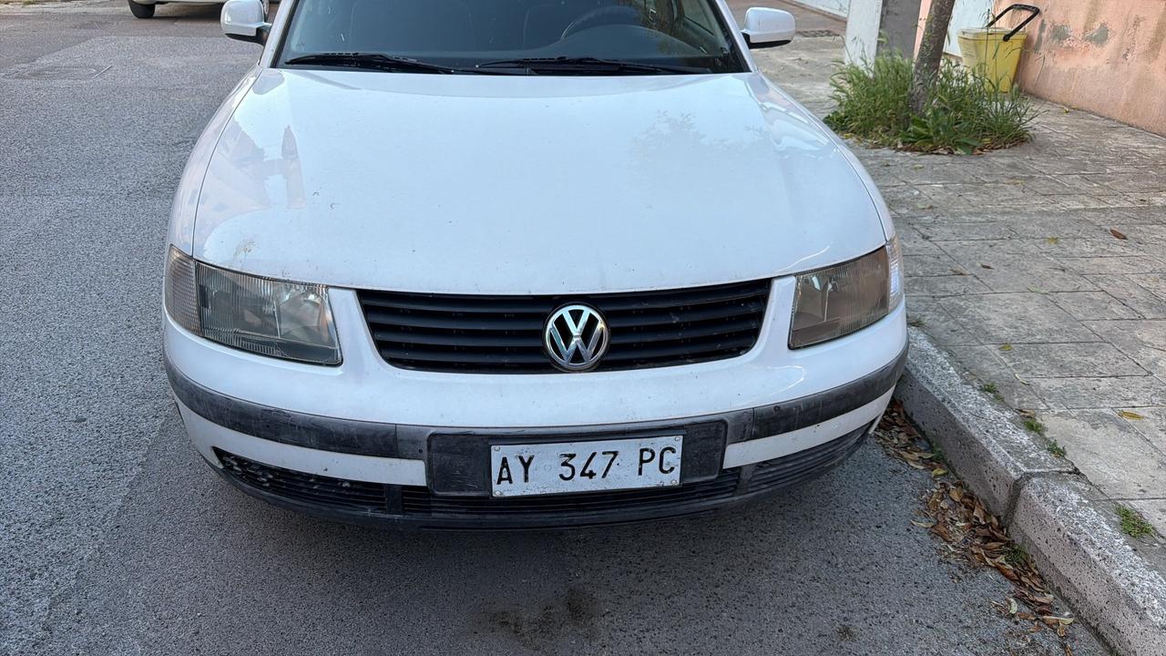 Volkswagen Passat 1.9 TDI/110 CV cat