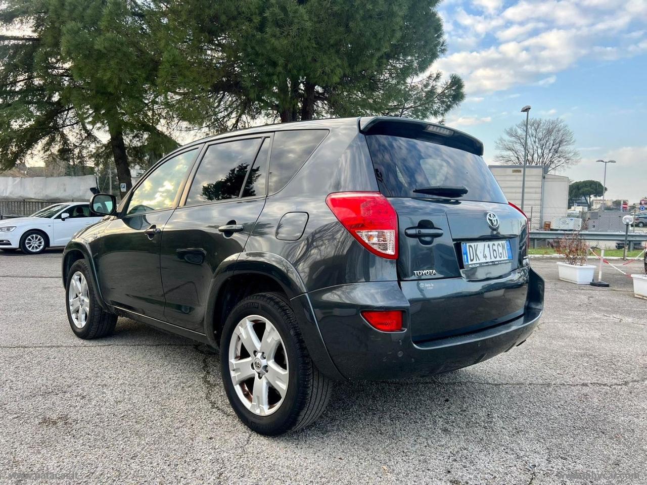 TOYOTA RAV4 2.2 D-4D 177 CV Luxury