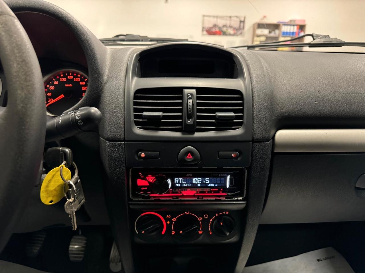 Renault Clio 1.2 BENZINA 5P NEOPATENTATI 2004