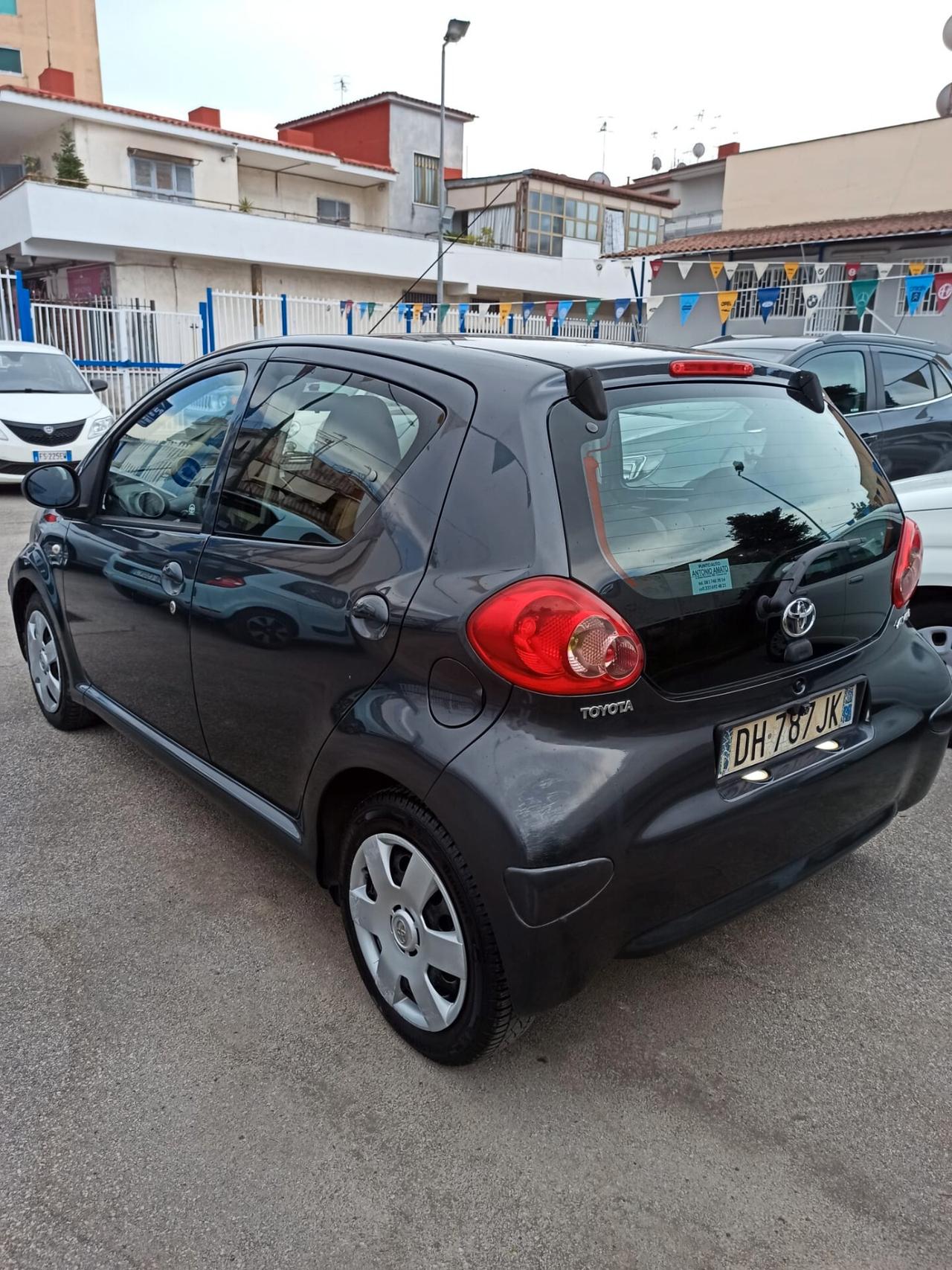 Toyota Aygo 1.0 12V VVT-i 5 porte Automatica