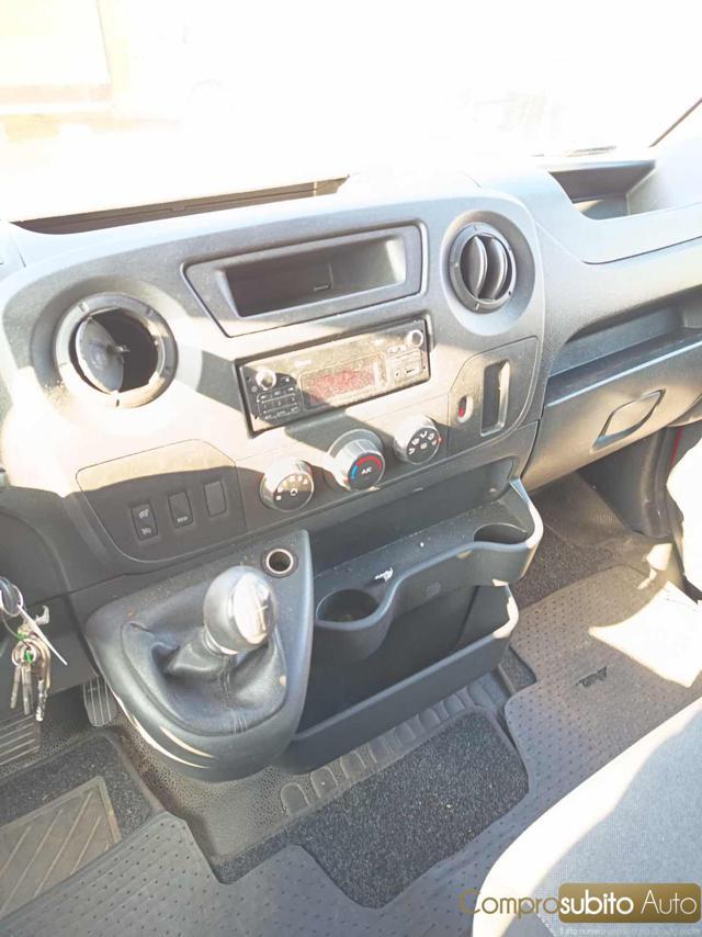 RENAULT Master 120.33 2.5 dCi +IVA 22%