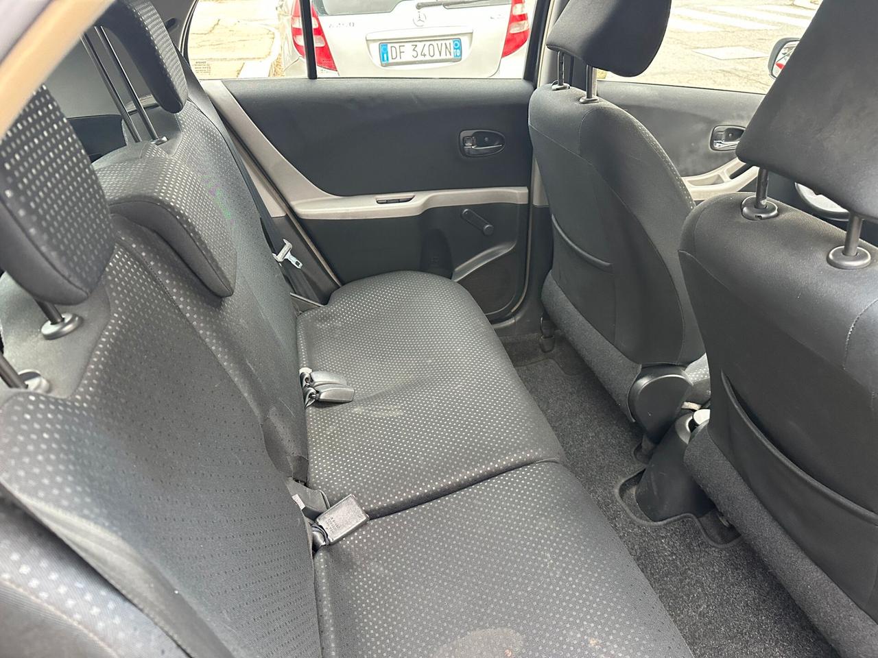 Toyota Yaris 1.0 5 porte Sol