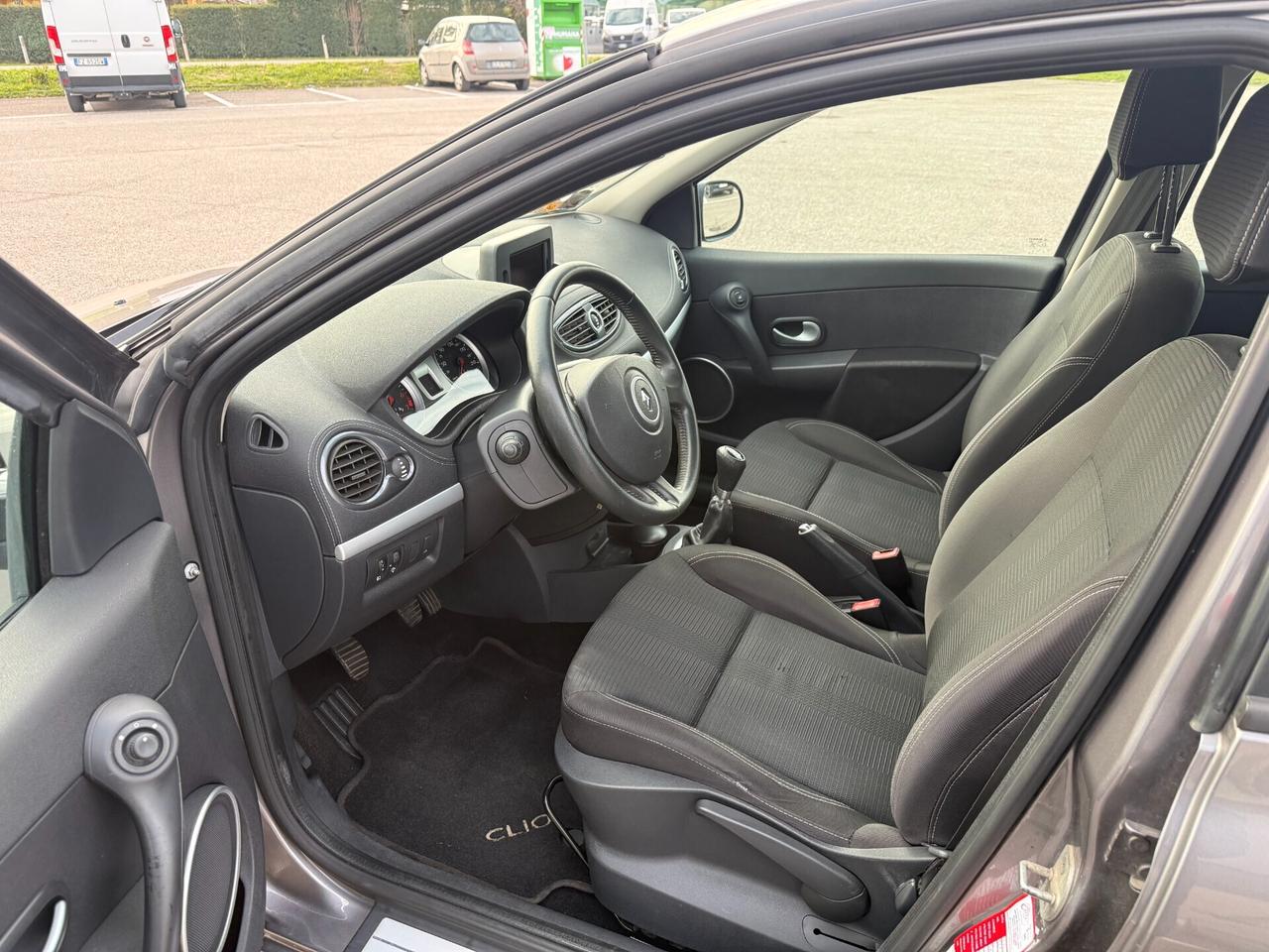 Renault Clio 1.2 16V 5 porte Luxe