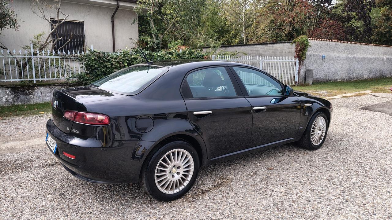 Alfa Romeo 159 1.9 JTDm 16V Exclusive