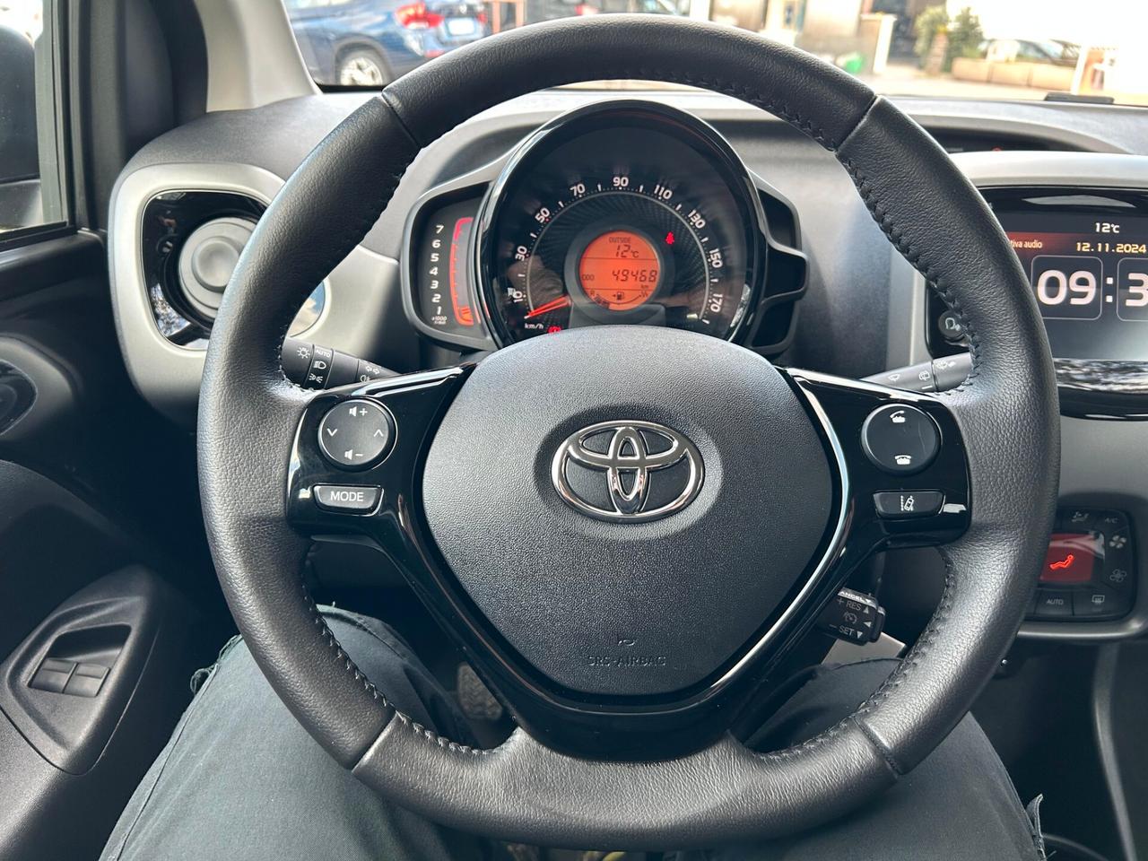 Toyota Aygo Connect 1.0 VVT-i 72 CV 5 porte x-fun