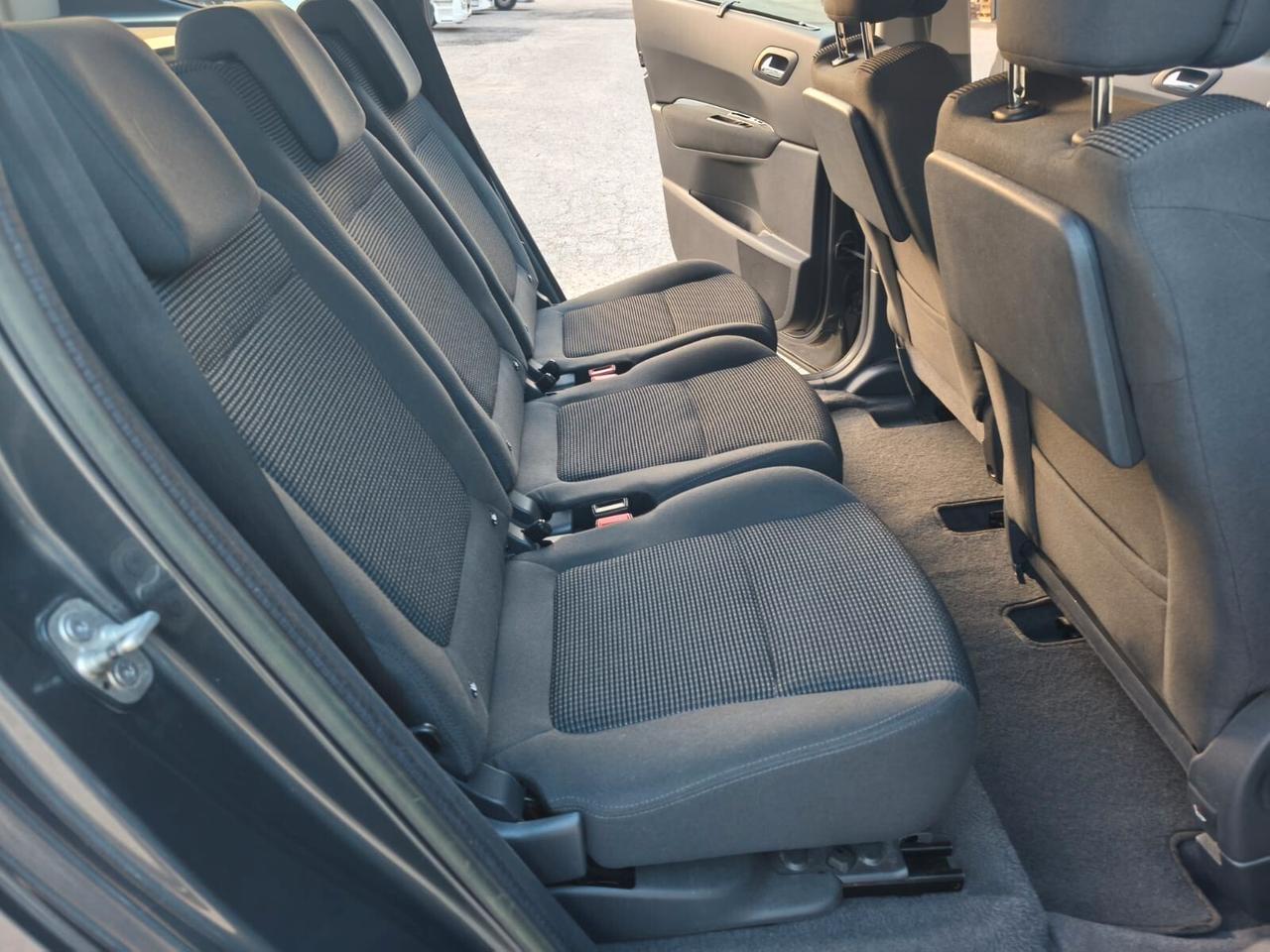 Peugeot 5008 2013---2.0 Diesel