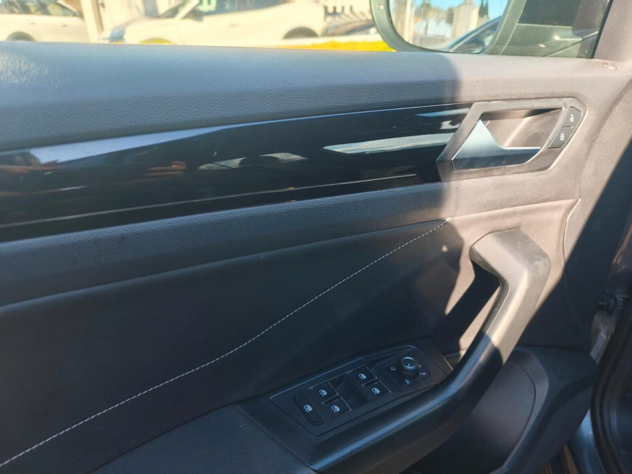 VW TROC 1.5TSI DSG R-LINE PLUS