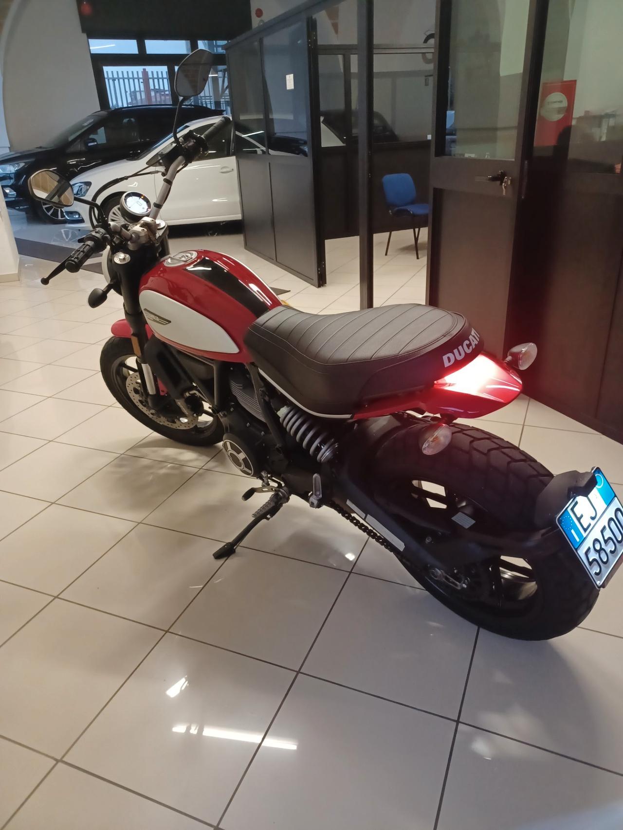 Ducati scrambler 800