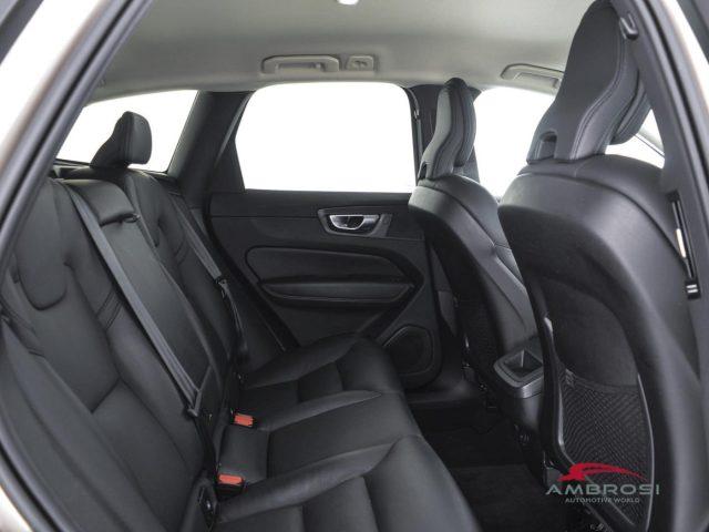 VOLVO XC60 B4 (d) AWD automatico Plus Bright - AUTOCARRO N1