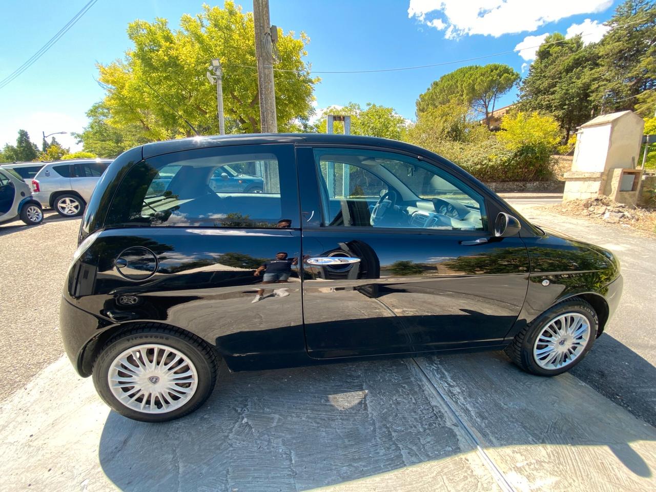 Lancia Ypsilon 1.3 MJT 75 CV Argento