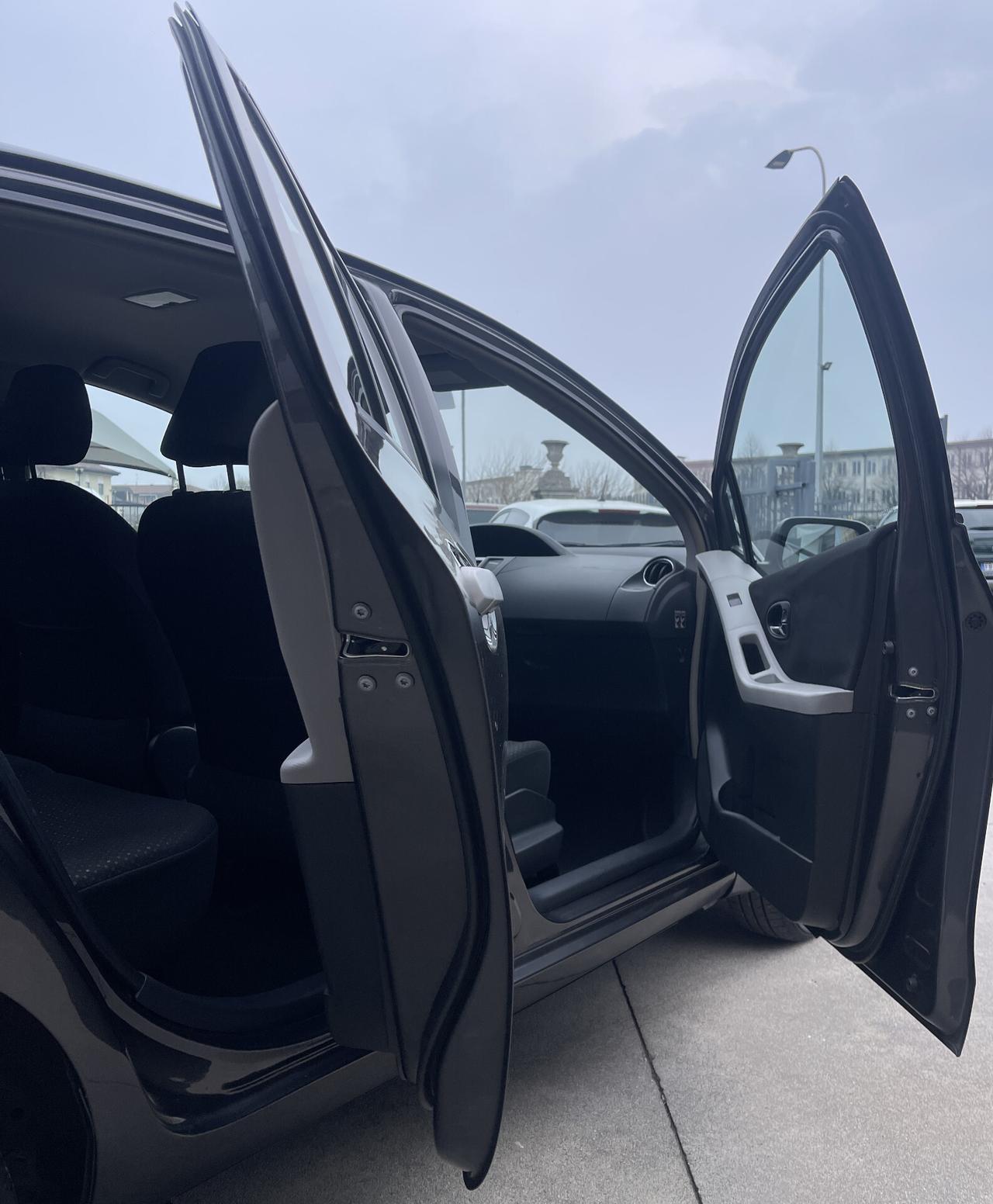 Toyota Yaris 1.0 5 porte