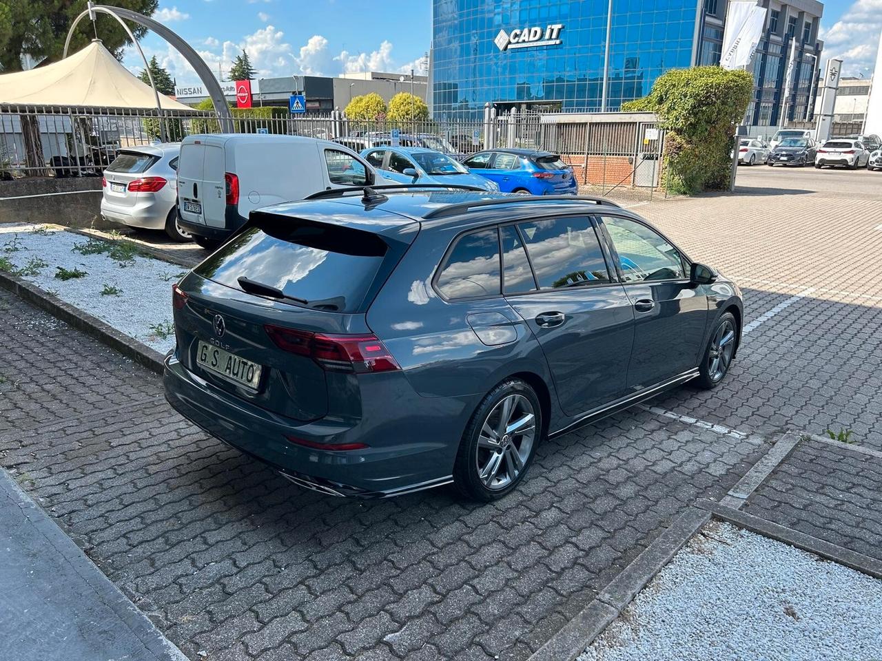 Volkswagen Golf Variant 2.0 tdi R-Line 150cv dsg