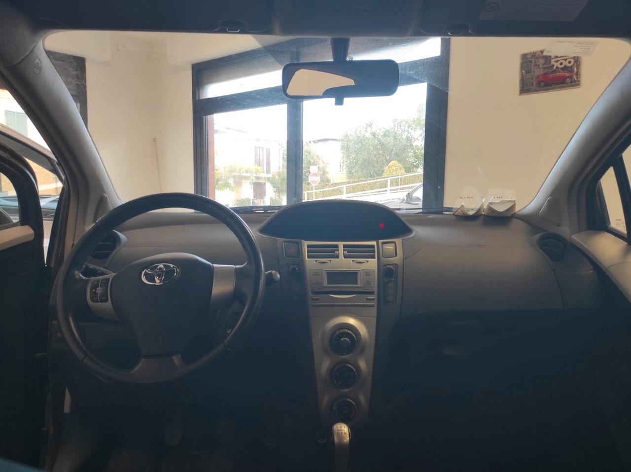 Toyota Yaris 1.3 5 porte Navi