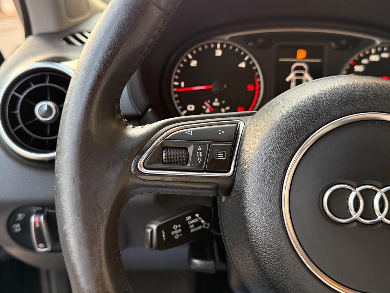 Audi A1 SPB 1.6 TDI 105CV NAVI LED - 2012