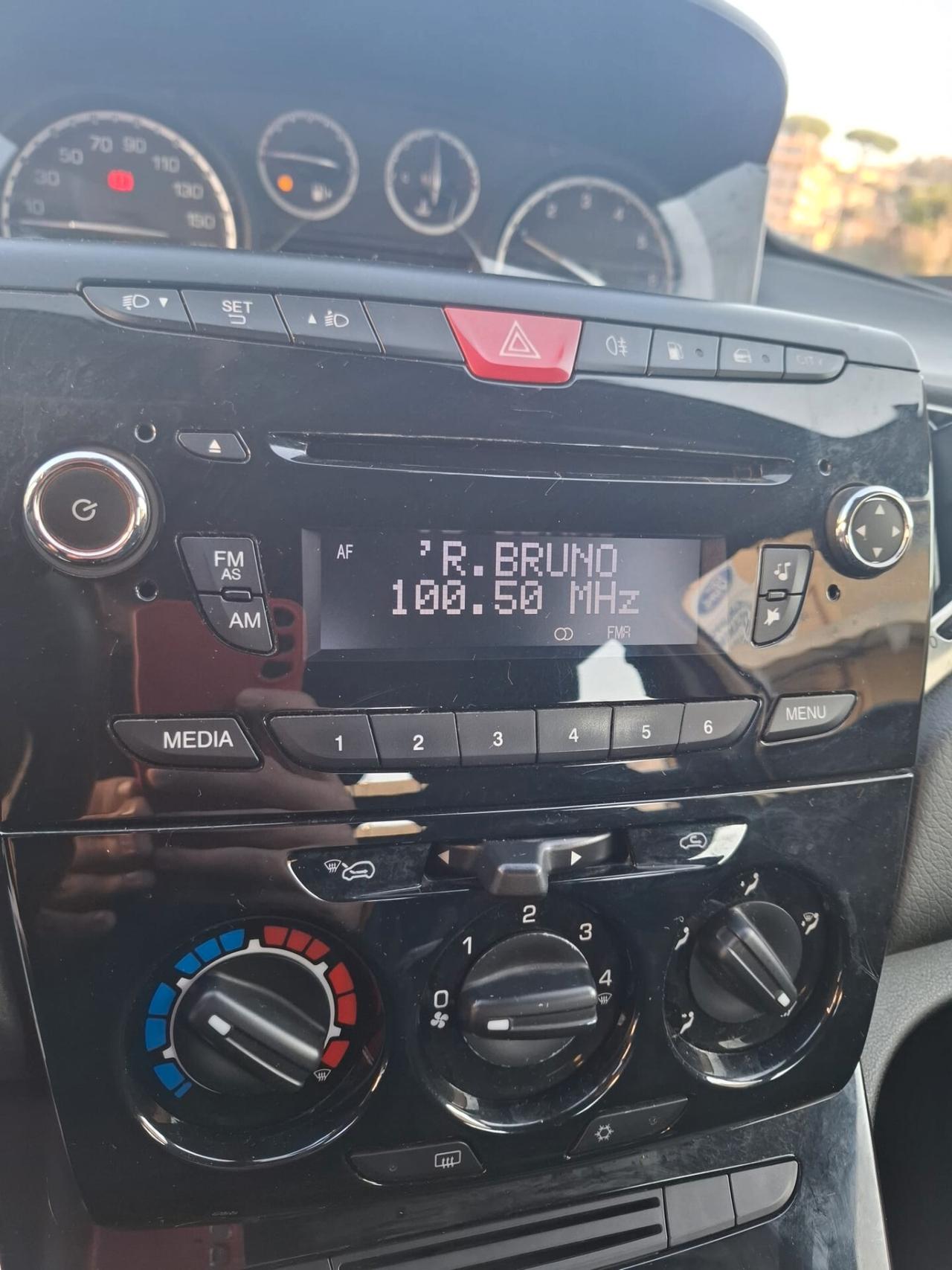 Lancia Ypsilon 1.2 69 CV GPL Ecochic Silver - 2012