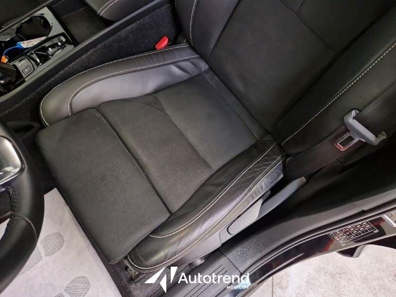 Volvo XC40 T4 129+82 CV Plug-In Hybrid Recharge R-design