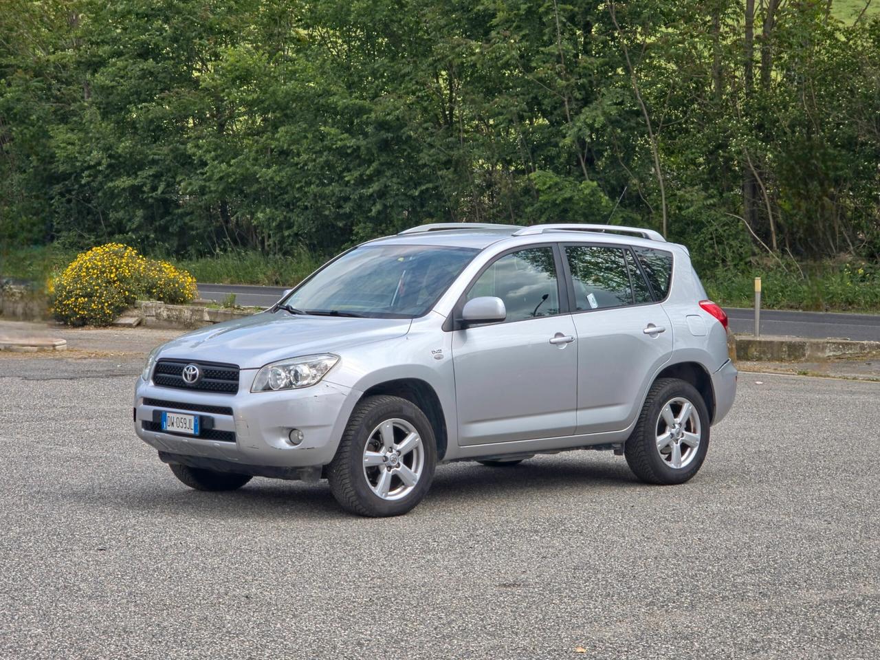 Toyota RAV 4 RAV4 2.2 D-4D 136 CV DPF Luxury 2009-E4 Manuale NEO