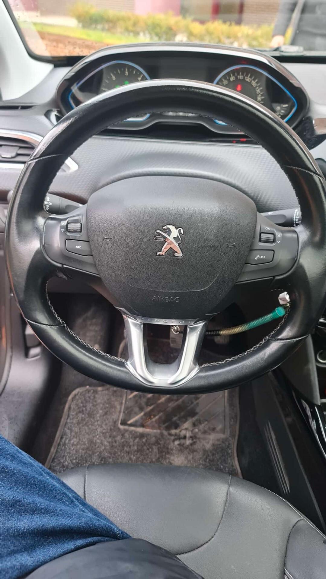 Peugeot 2008 Peugeot 2008 2008 1.6 bluehdi Allure 100cv TETTO CIEL PANORAMICO