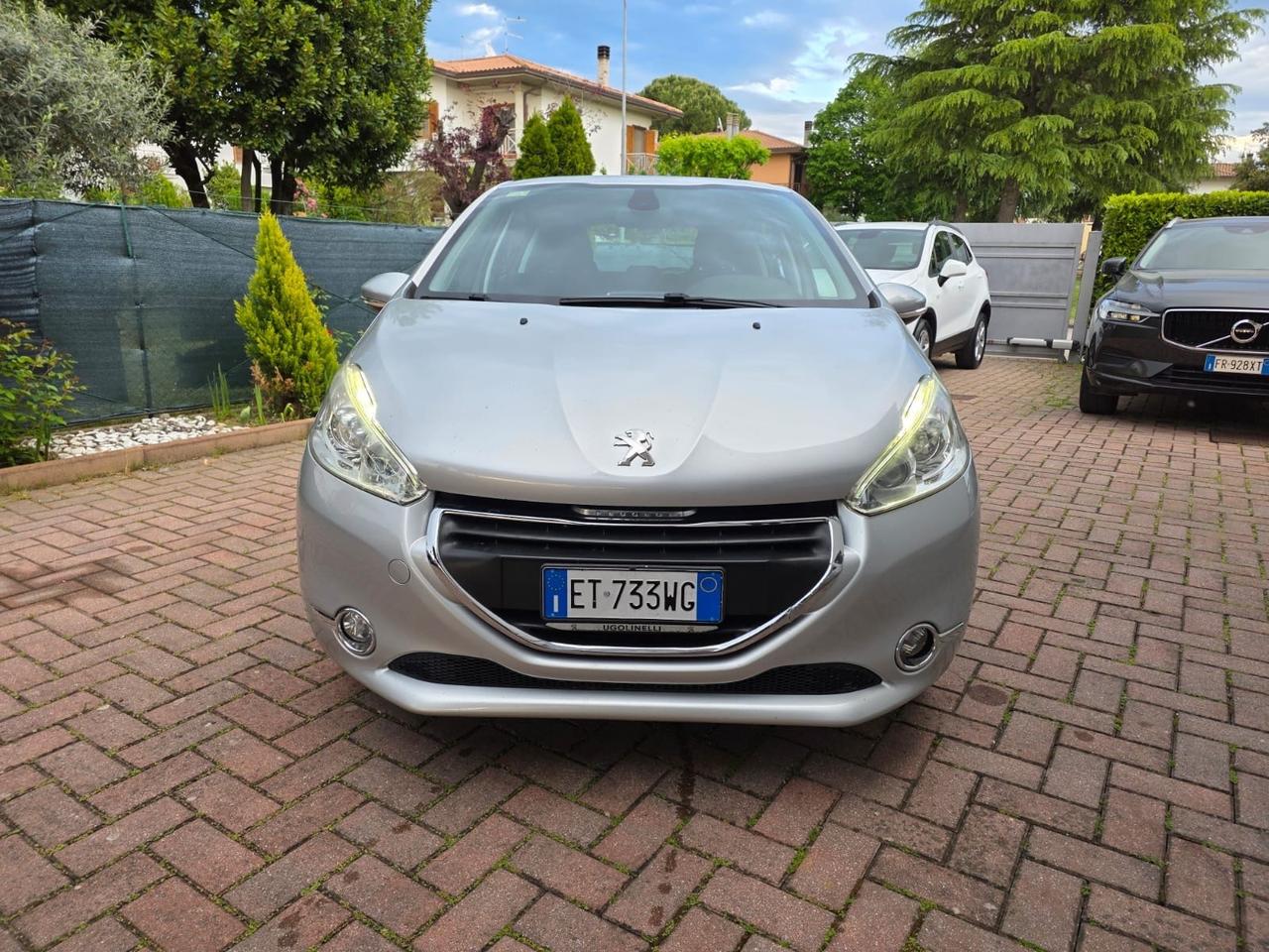 Peugeot 208 1.4 HDi 68 CV 5 porte Allure