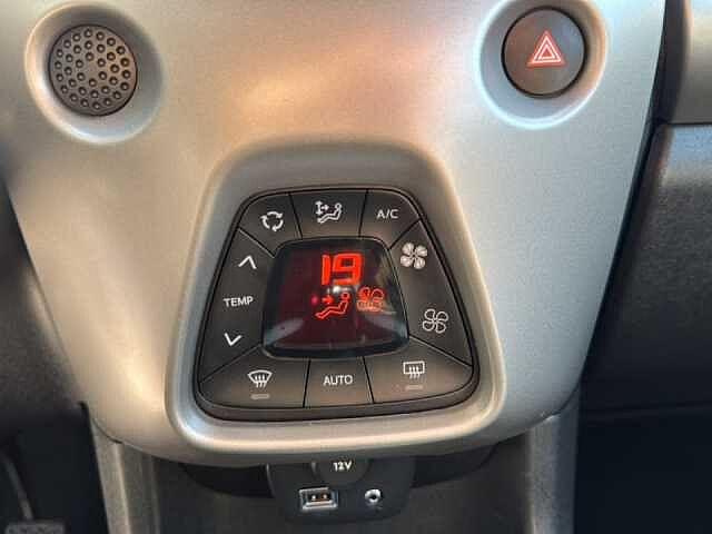 Toyota Aygo 1.0 VVT-i 69 CV 5 porte x-cool