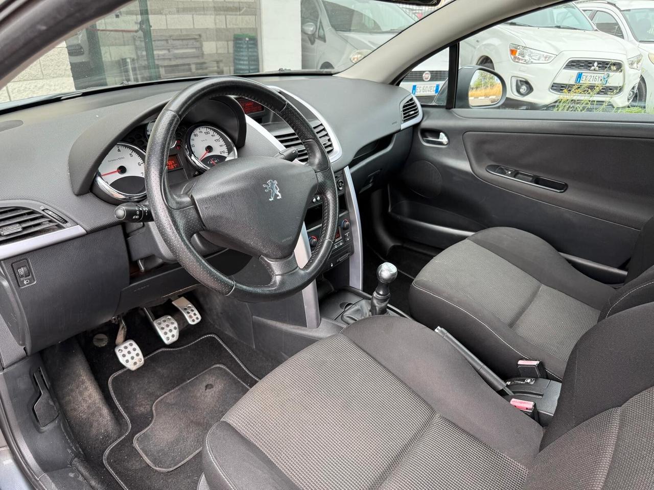 Peugeot 207 1.6 VTi 120CV CC Roland Garros