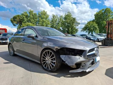 Mercedes-benz A 180 d sedan Premium auto - sinistrata
