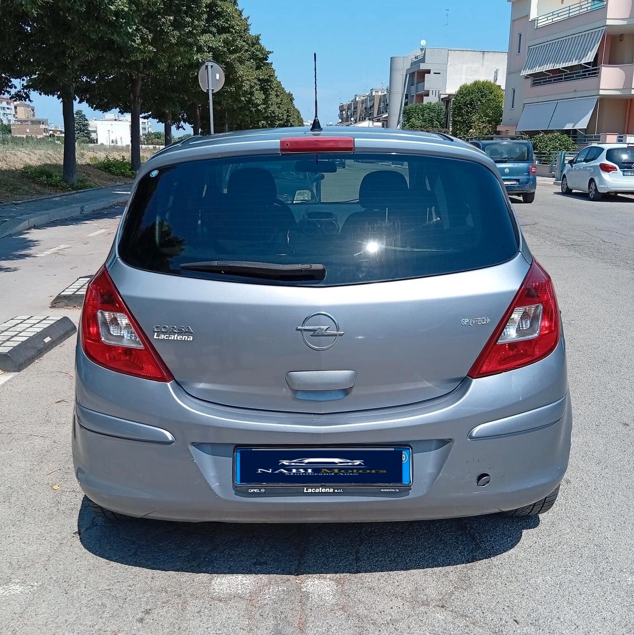 Opel Corsa 1.2 80CV 5 porte GPL