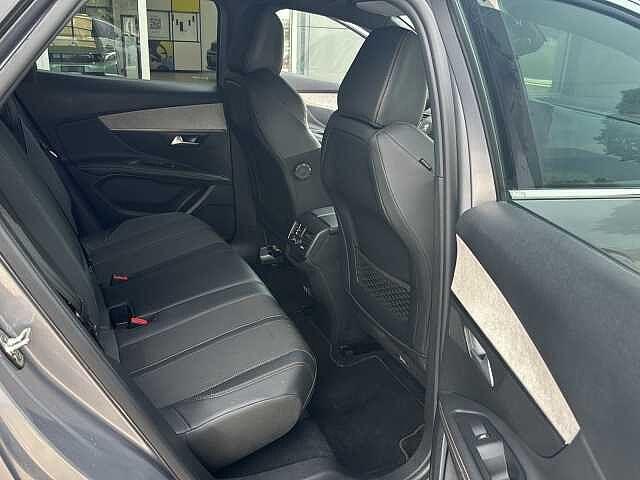 Peugeot 3008 Hybrid 136 e-DCS 6 GT