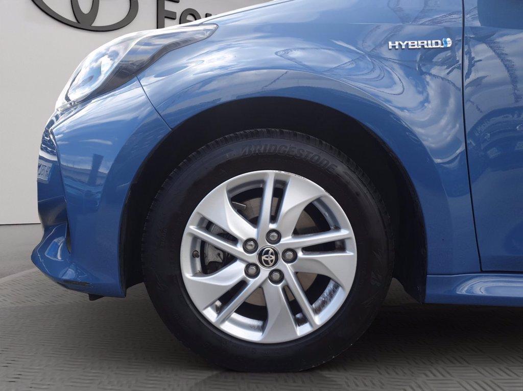 TOYOTA Yaris 1.5h active del 2021