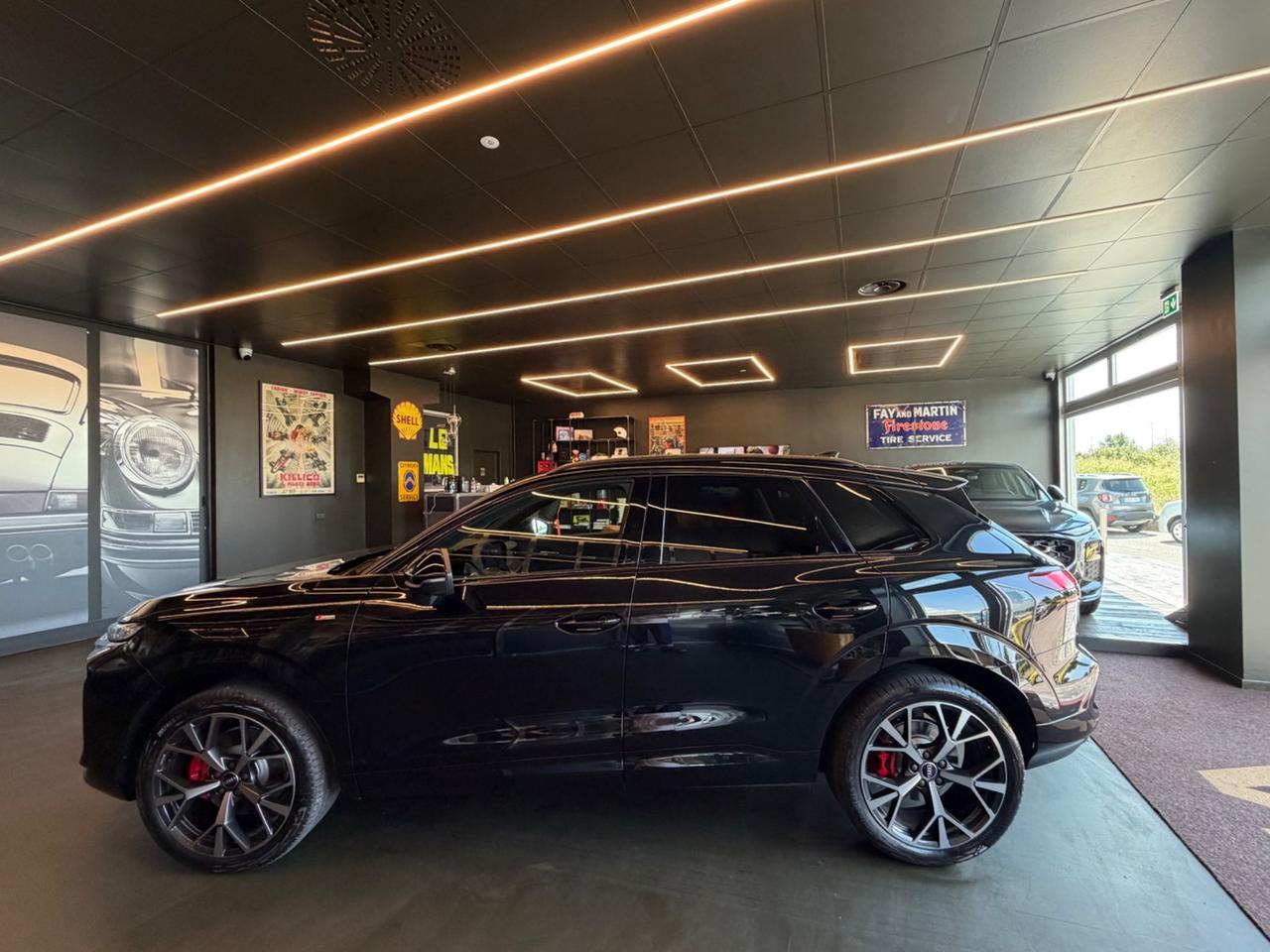 Audi Q3 TFSI quattro S tronic line edition -265cv-