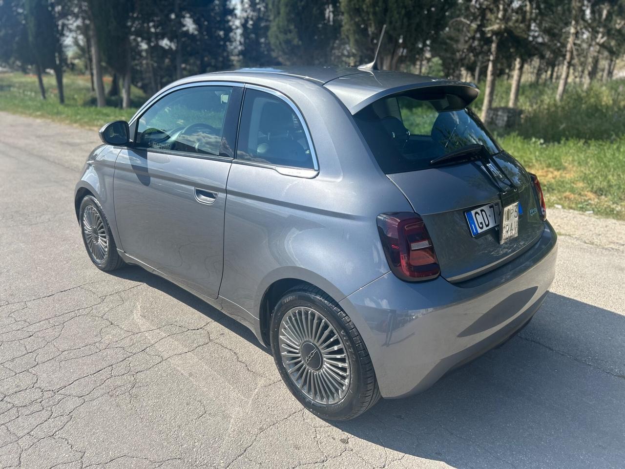 Fiat 500 500e Berlina 42 kWh Passion