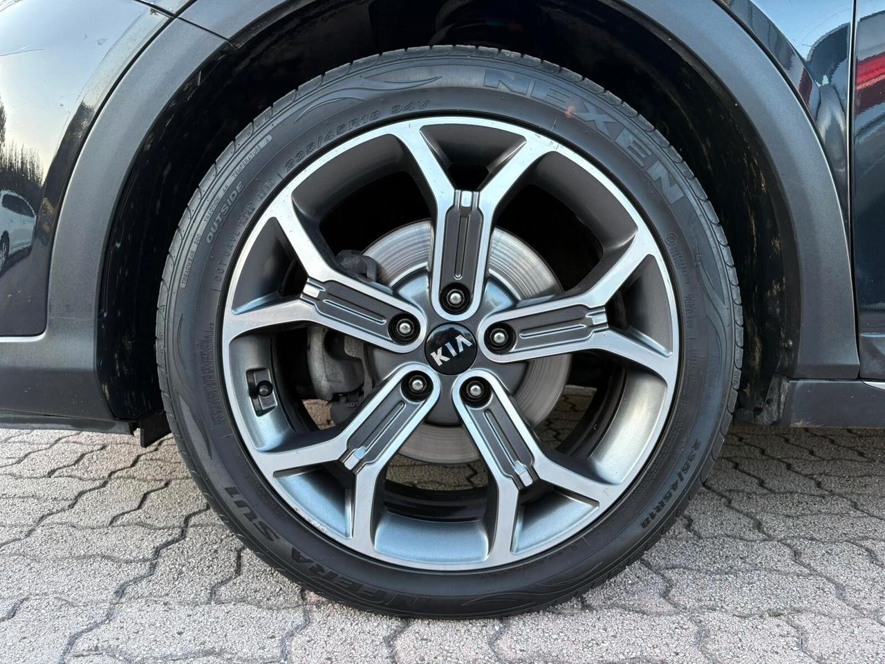 KIA XCEED 1.6 IBRIDA-DIESEL SI A NEOPATENTATI